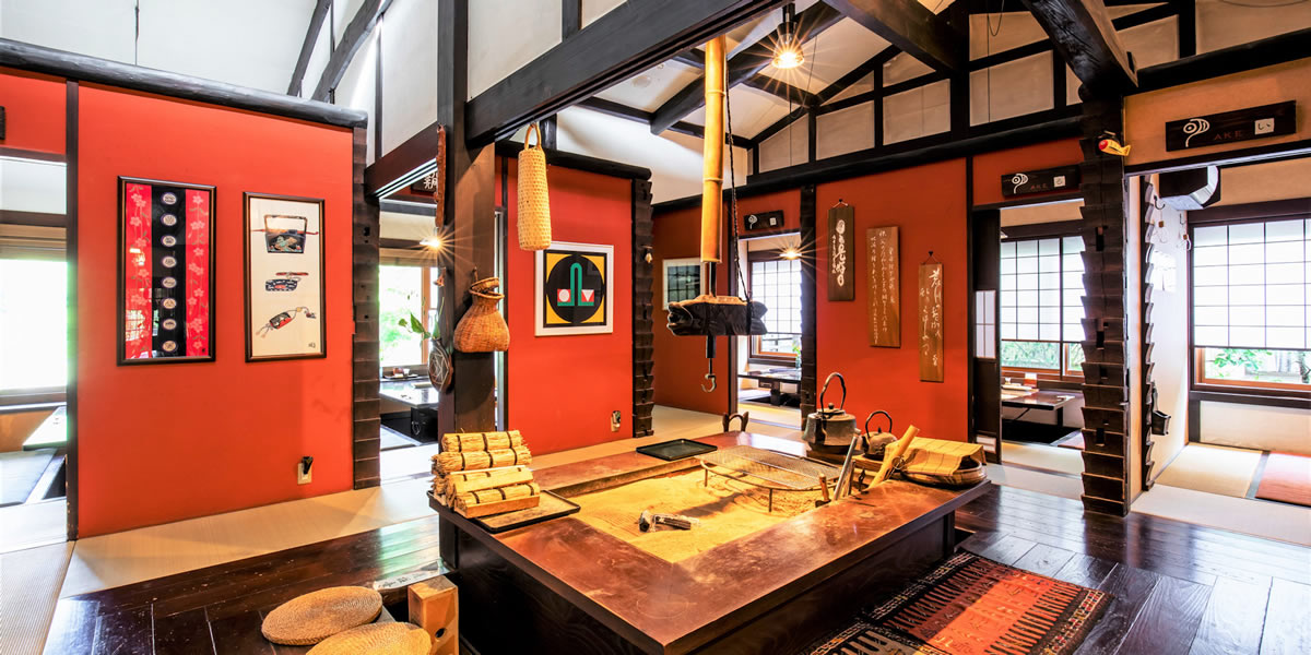 夕食食事場所　囲炉里庵　花水木