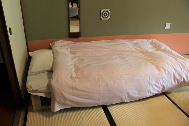 簡易ベッド（桐らくね）