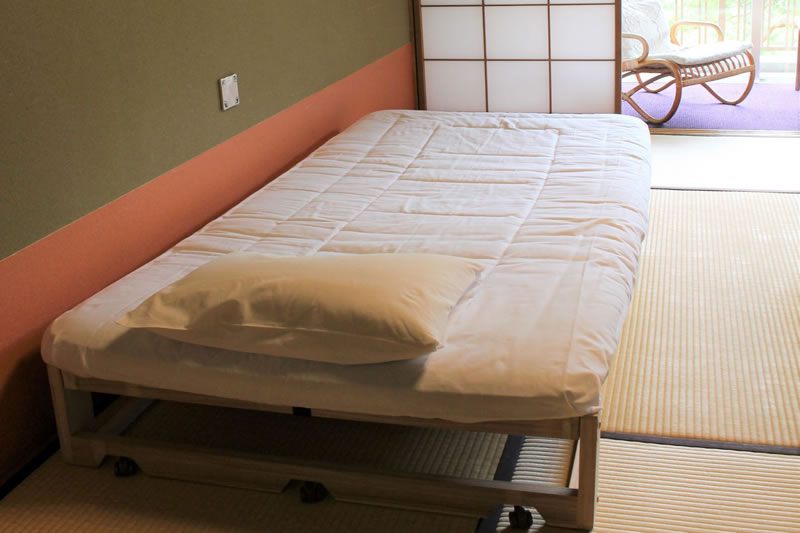 簡易ベッド（桐らくね）