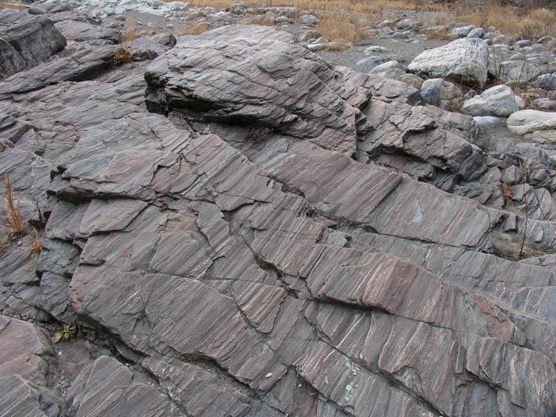 岩畳の岩（片理）