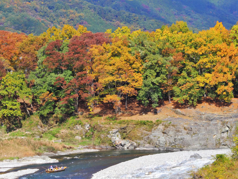 紅葉スポット金石水管橋